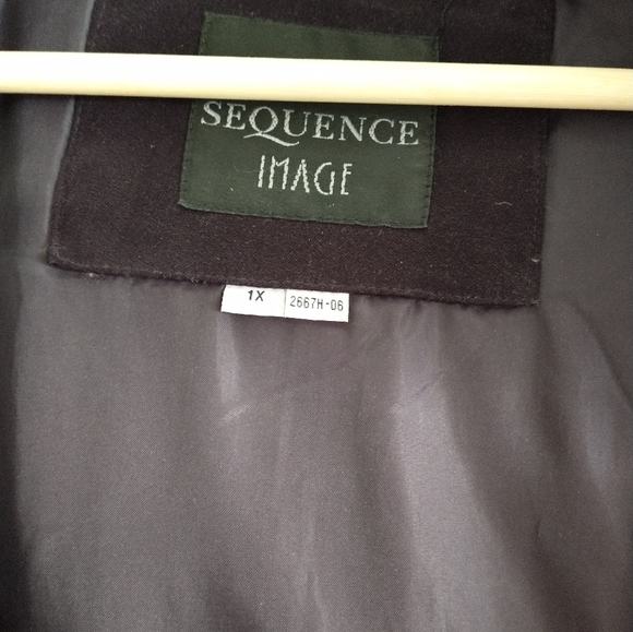 Ladies purple coat size 1 x - Picture 4 of 4